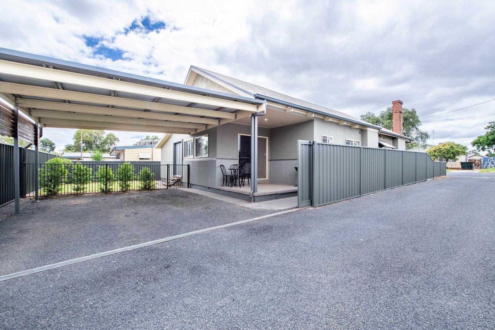 South Dubbo Hideaway - Pet Friendly Villa Dış mekan fotoğraf